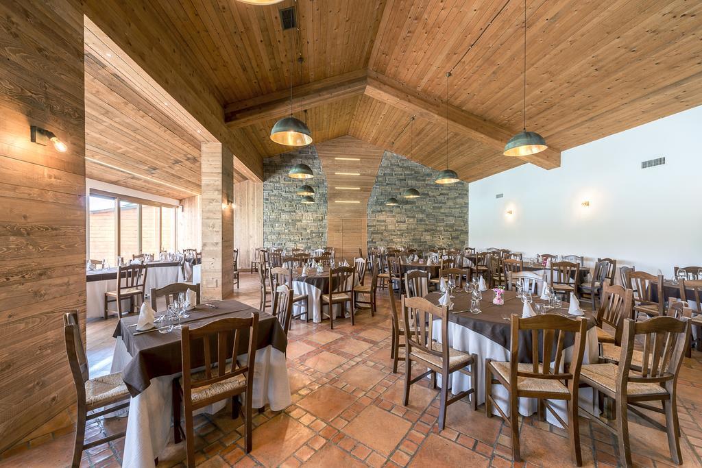 קסטל די סנגרו Hotel Don Luis מראה חיצוני תמונה