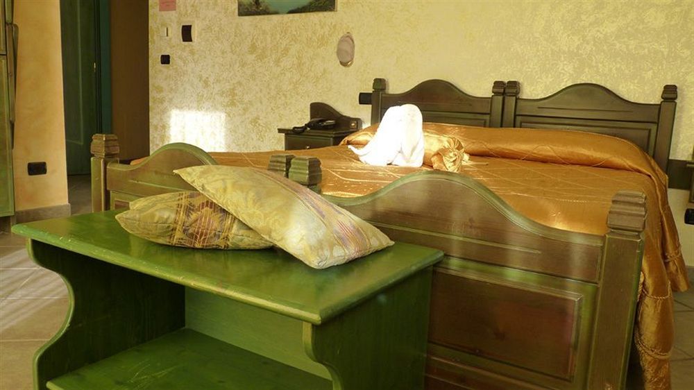 קסטל די סנגרו Hotel Don Luis מראה חיצוני תמונה